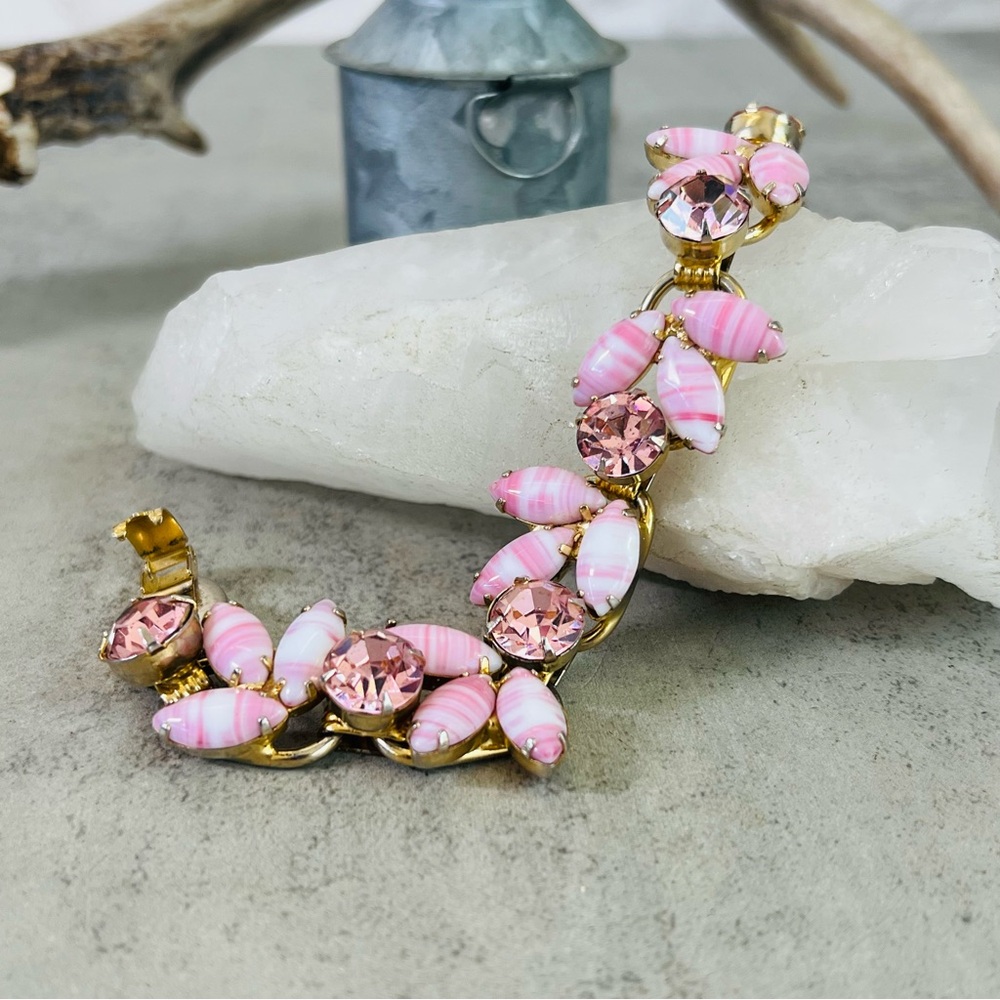 Vintage Juliana Pink White Swirl Milk Glass and Rhinestone Bracelet 6.75in - Picture 4 of 14